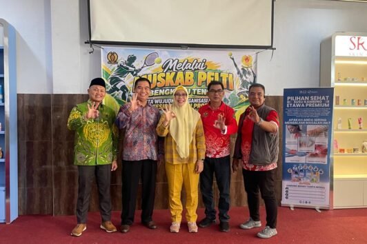 Musyawarah Kabupaten (Muskab) Pelti Bengkulu Tengah 2026 yang berlangsung di Aula Hotel Vista resmi menetapkan Dr. Rusman Saleh, M.Pd. sebagai Ketua Umum Pengkab Pelti Bengkulu Tengah.